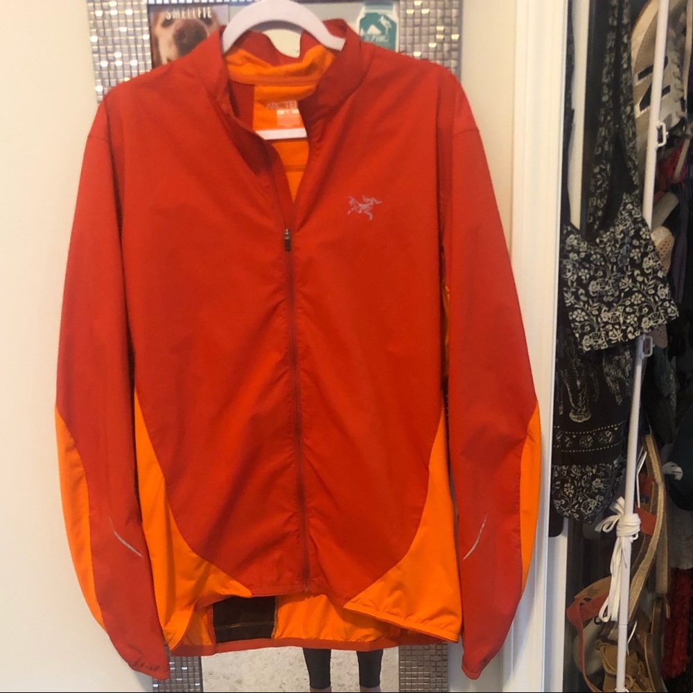 Arctyrex Windbreaker